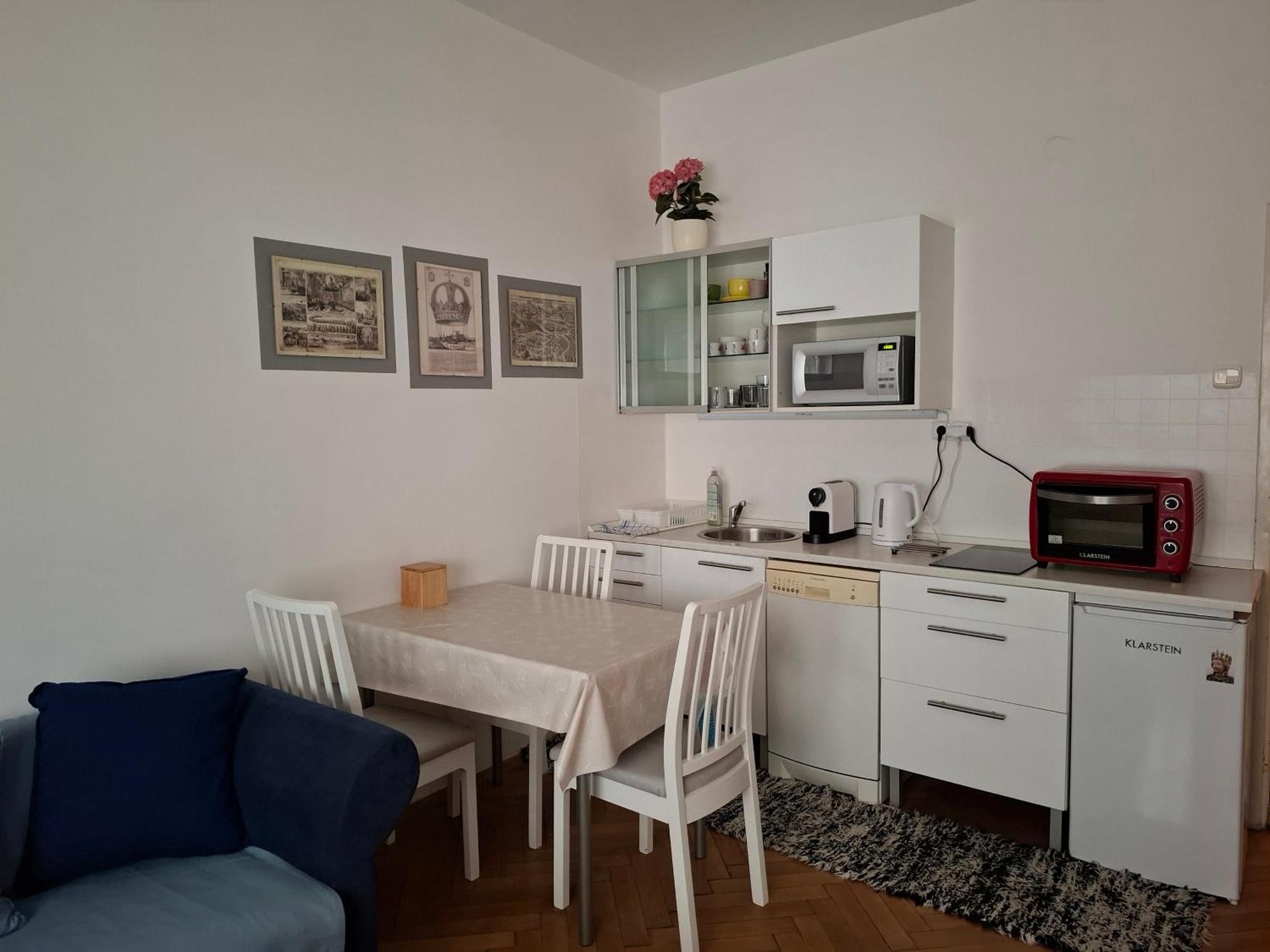 Coronation Apartment Bratislava Exteriör bild